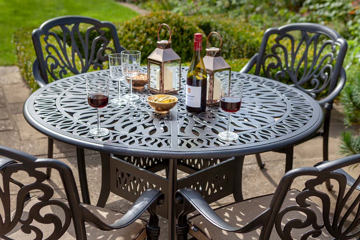 Amalfi 4 Seat Round Dining Set