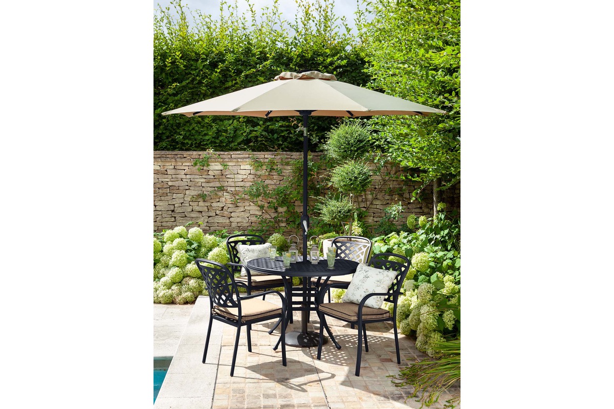 Berkeley 4 Seat Round Dining Set