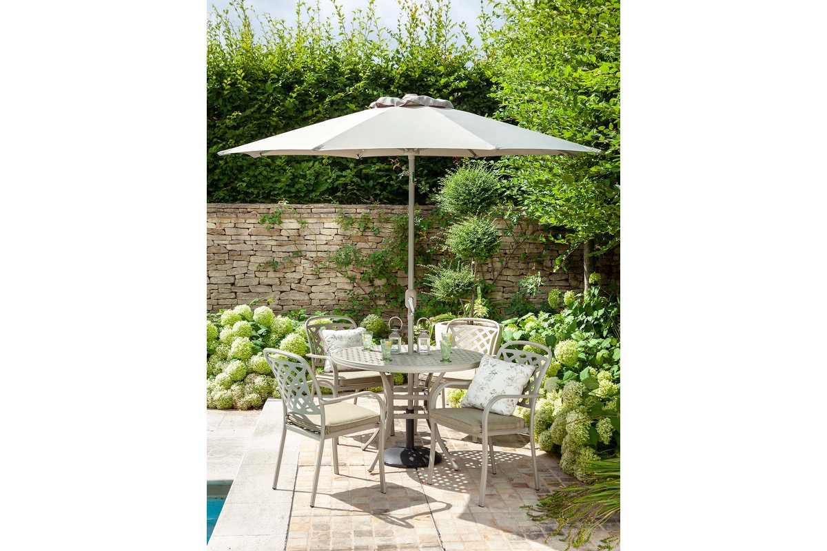 Berkeley 4 Seat Round Dining Set