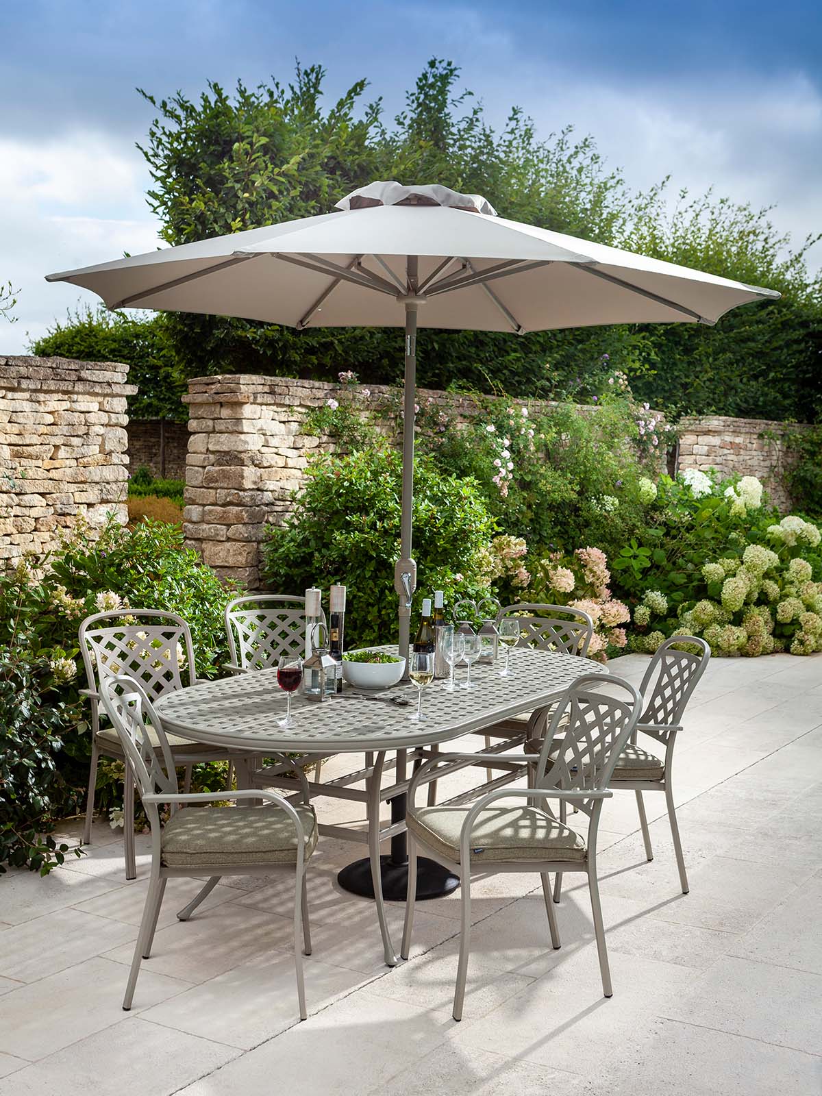 Berkeley 6 Seat Oval Dining Set
