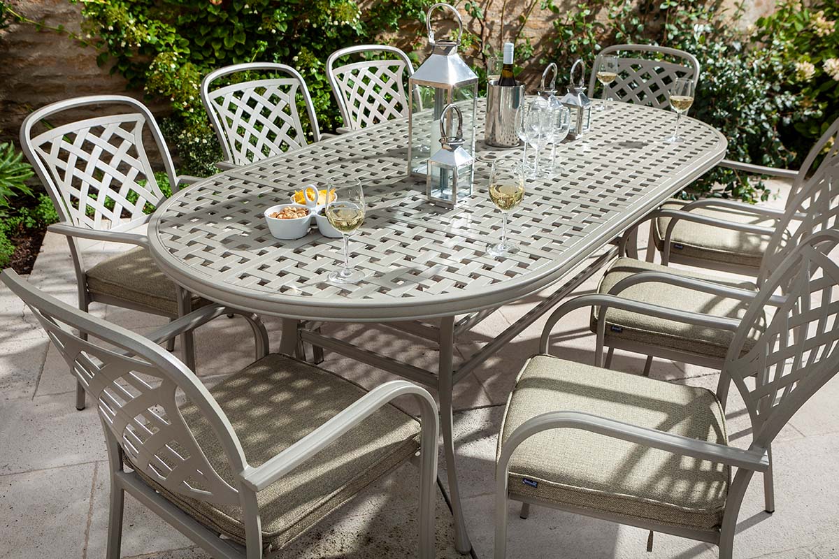 Berkeley 8 Seat Oval Dining Set
