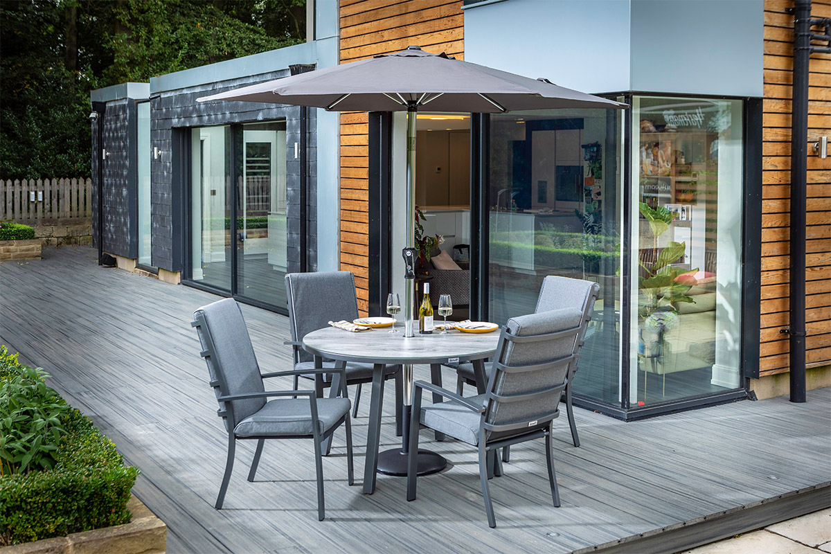 Vienna 4 Seat Round Dining Set