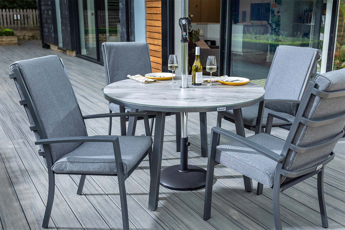 Vienna 4 Seat Round Dining Set
