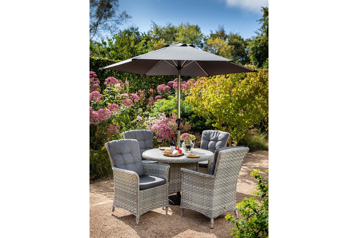 Heritage 4 Seat Round Dining Set