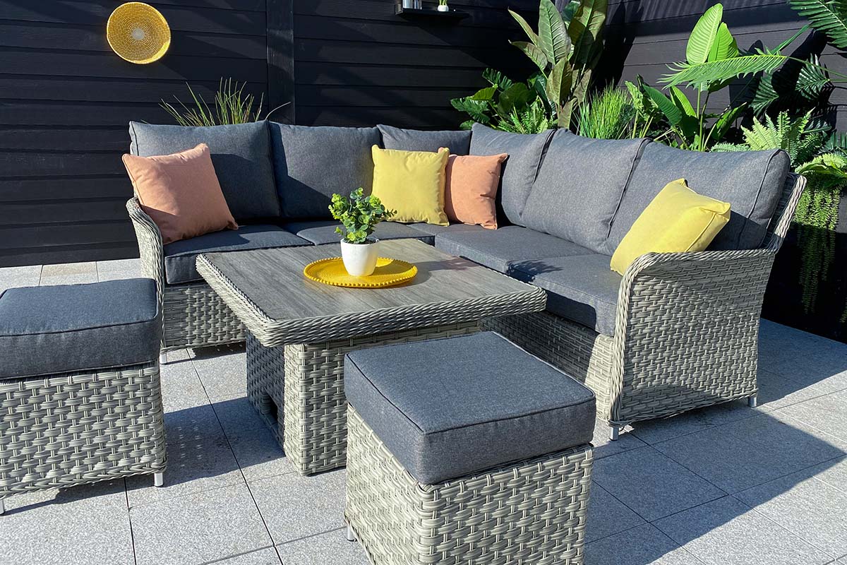 Heritage Square Casual Dining Set with Adjustable Table