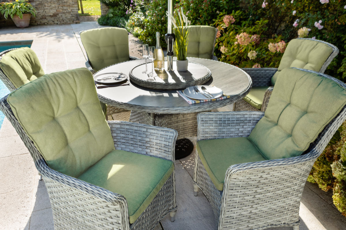 Heritage 6 Seat Round Dining Set