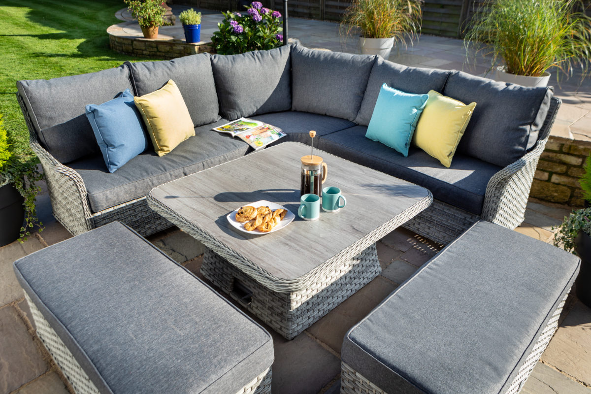 Heritage Grand Square Casual Dining Set with Adjustable Table 