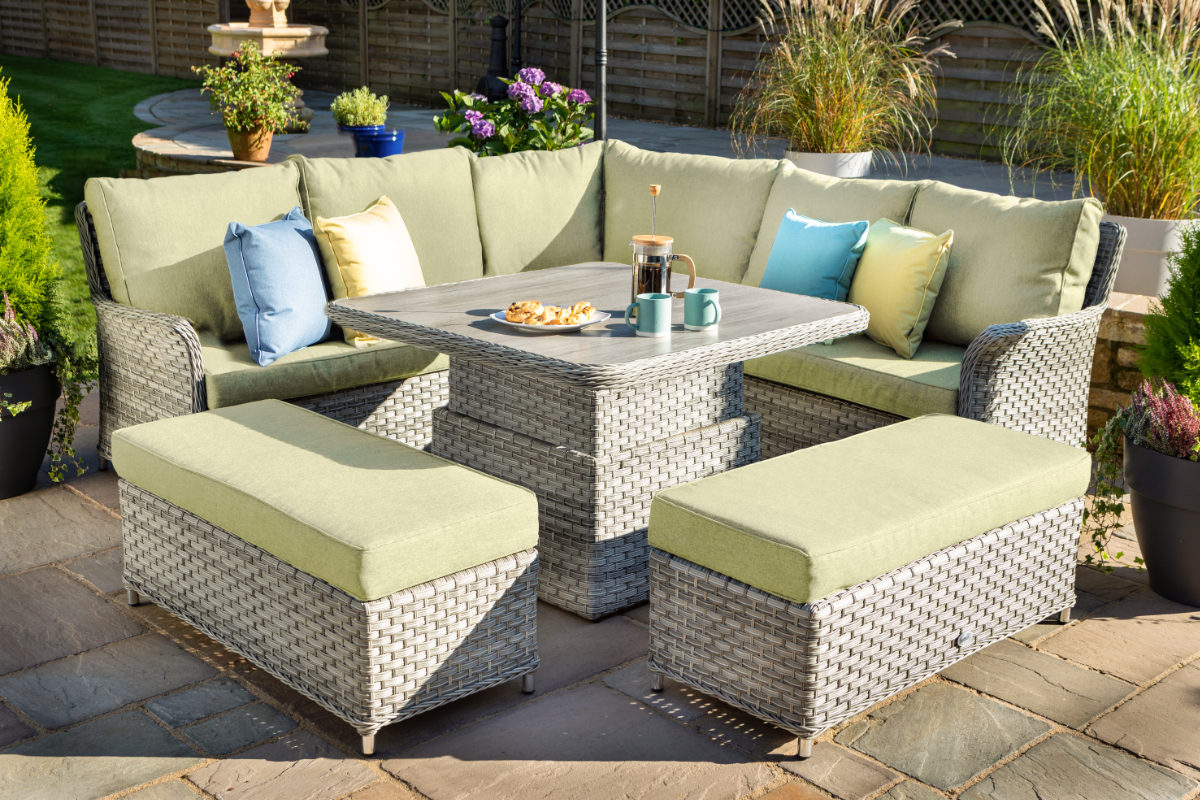 Heritage Grand Square Casual Dining Set with Adjustable Table 