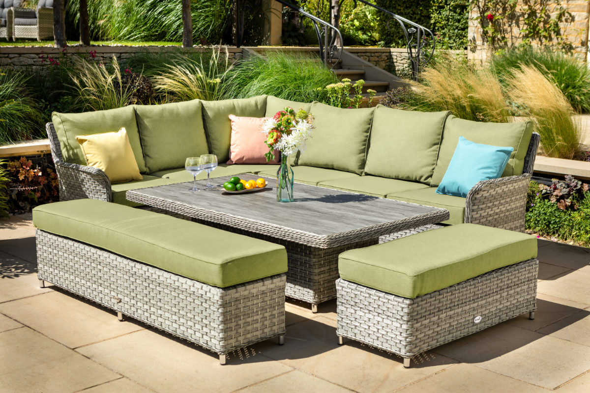 Heritage Grand Rectangular Casual Dining Set with Adjustable Table