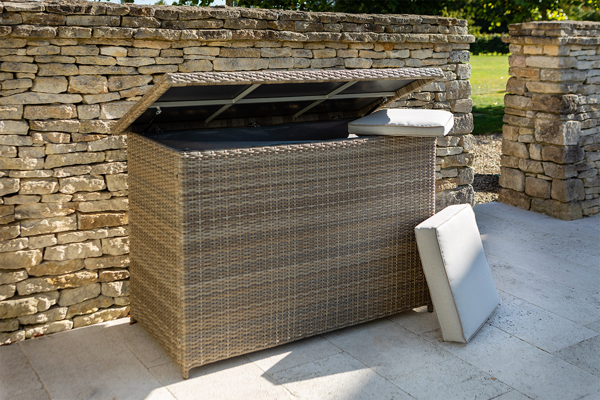 Westbury Cushion Box