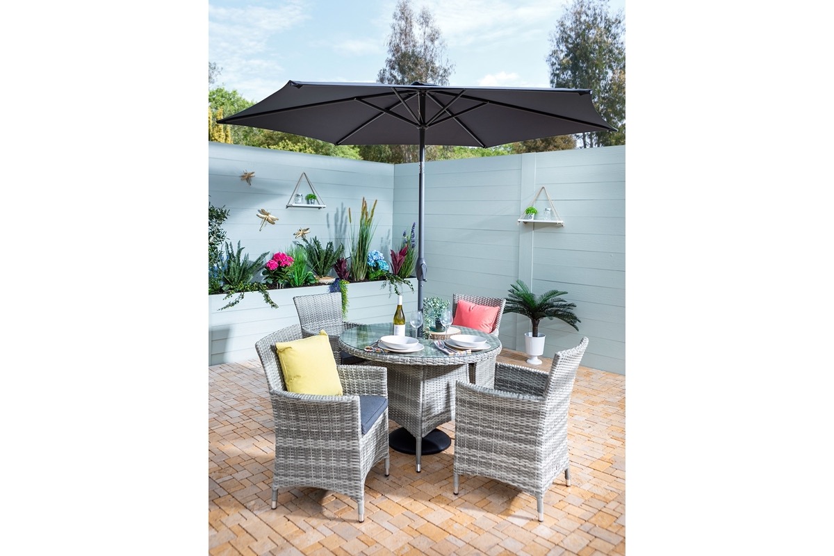 Westbury 4 Seat Round Dining Set