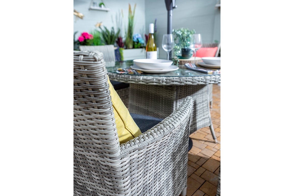 Westbury 4 Seat Round Dining Set