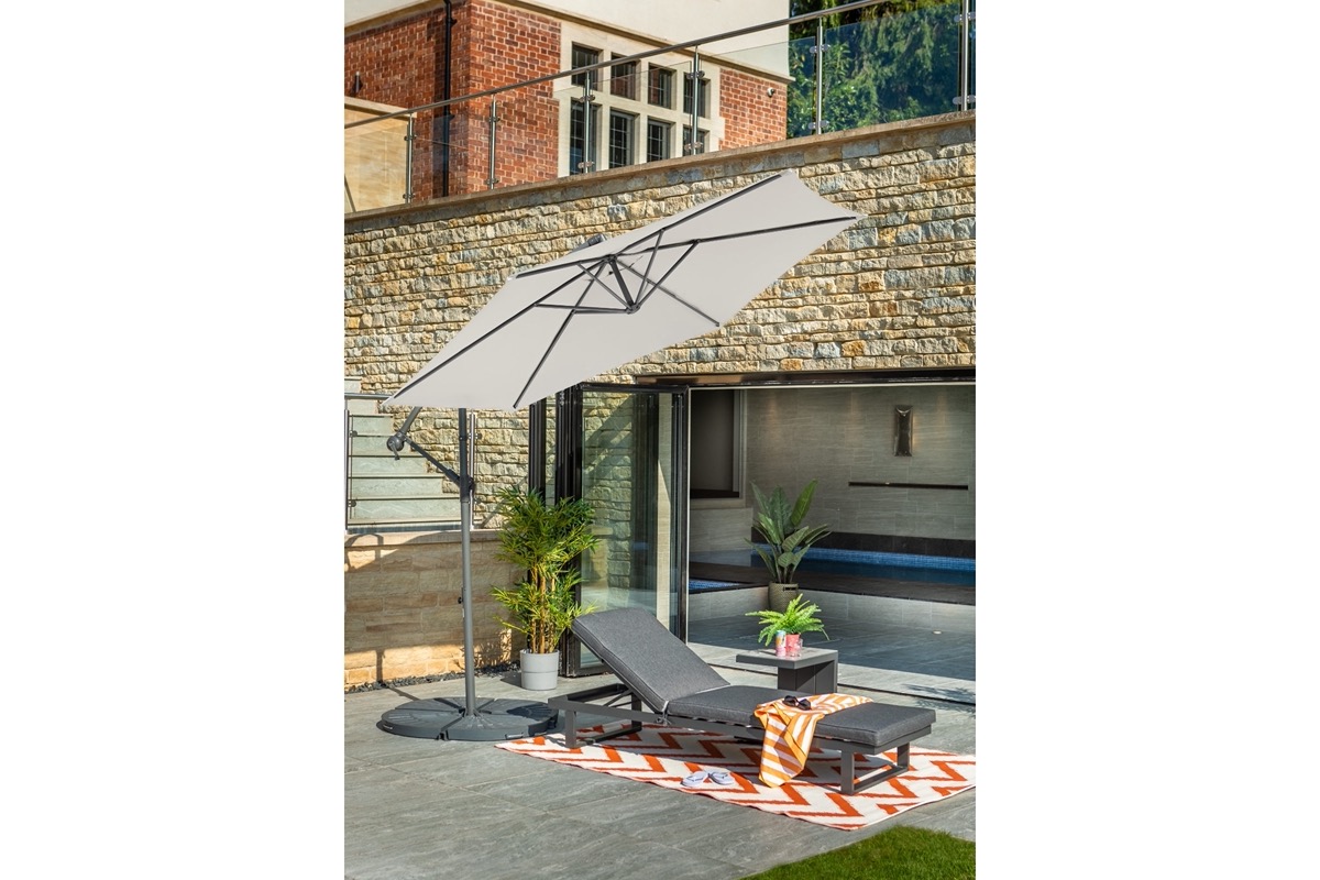 Mediterranean Cantilever Parasol