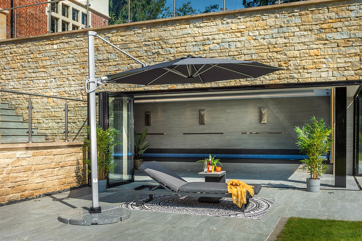 Pacific Cantilever Parasol Round
