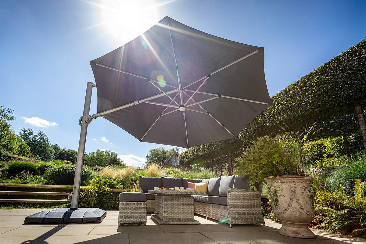 3.5m Round Caribbean Round Cantilever Parasol with Lights and Base