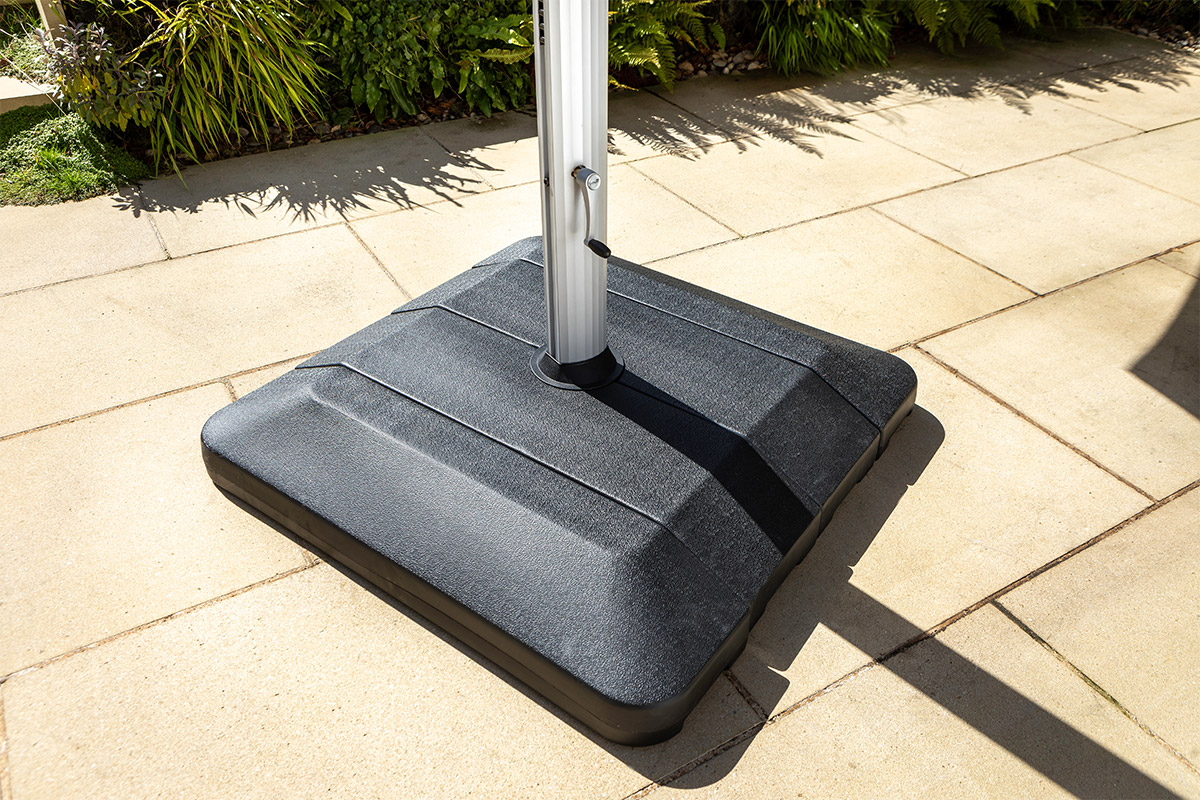 3.5m Round Caribbean Round Cantilever Parasol with Lights and Base