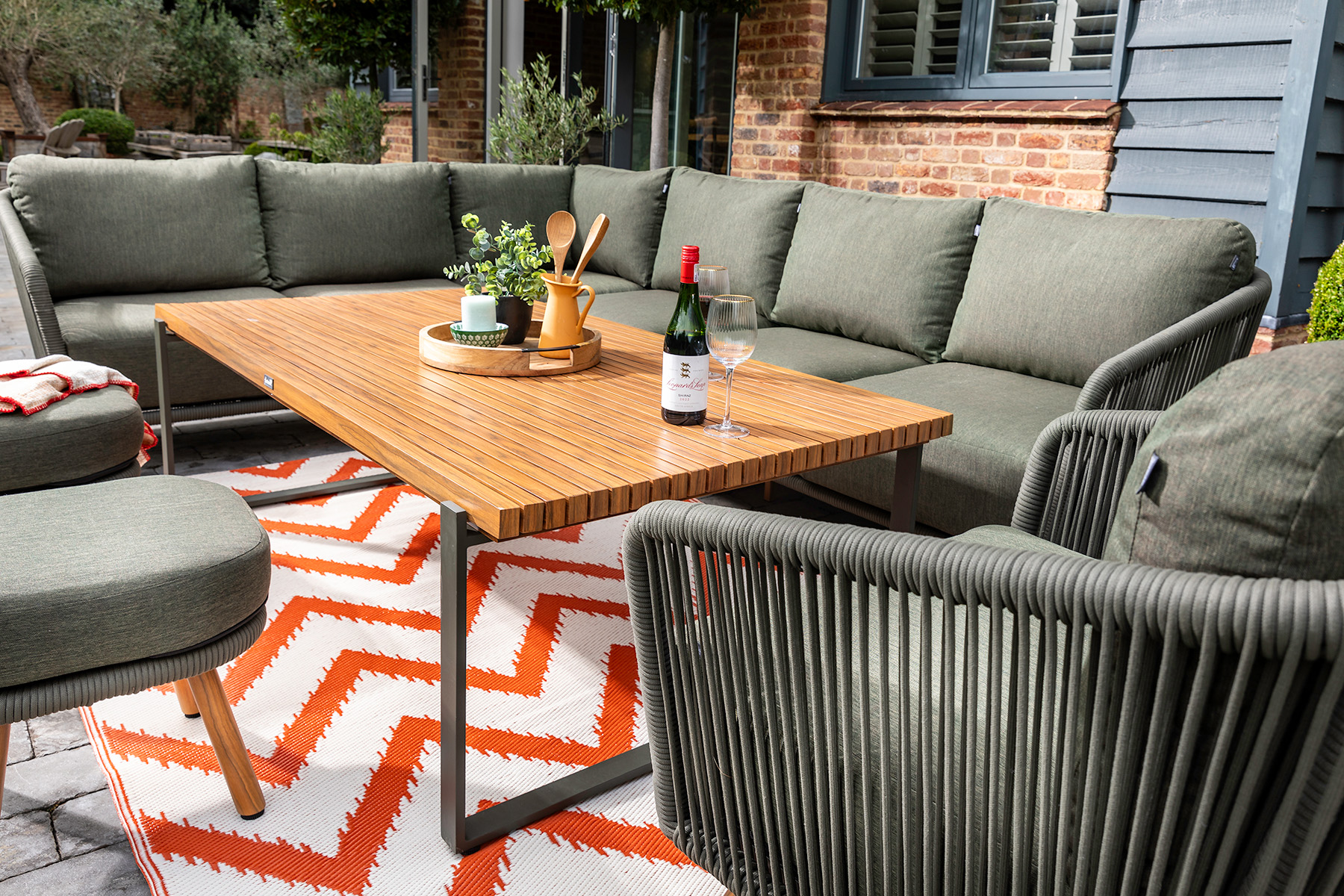 Hartman Eden Rectangular Casual Dining Set